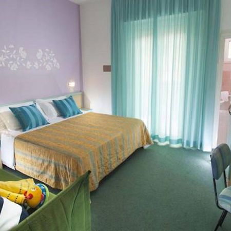 Hotel Diana Беллария-Иджеа-Марина Экстерьер фото