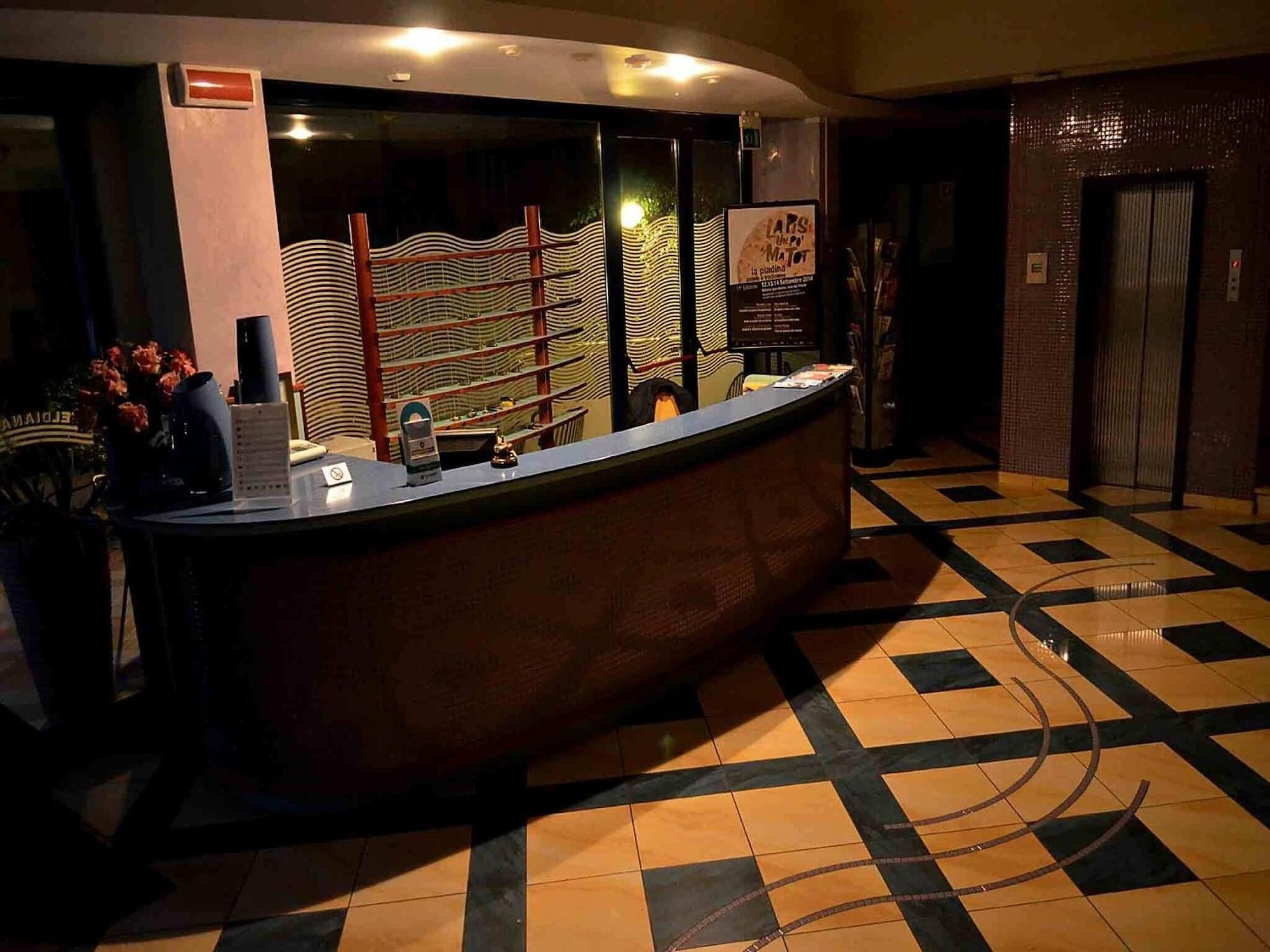 Hotel Diana Беллария-Иджеа-Марина Экстерьер фото
